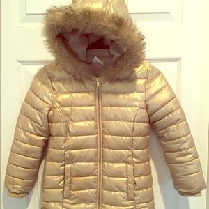 Little Girls Crazy 8 brand puffer coat. Size 5/6.